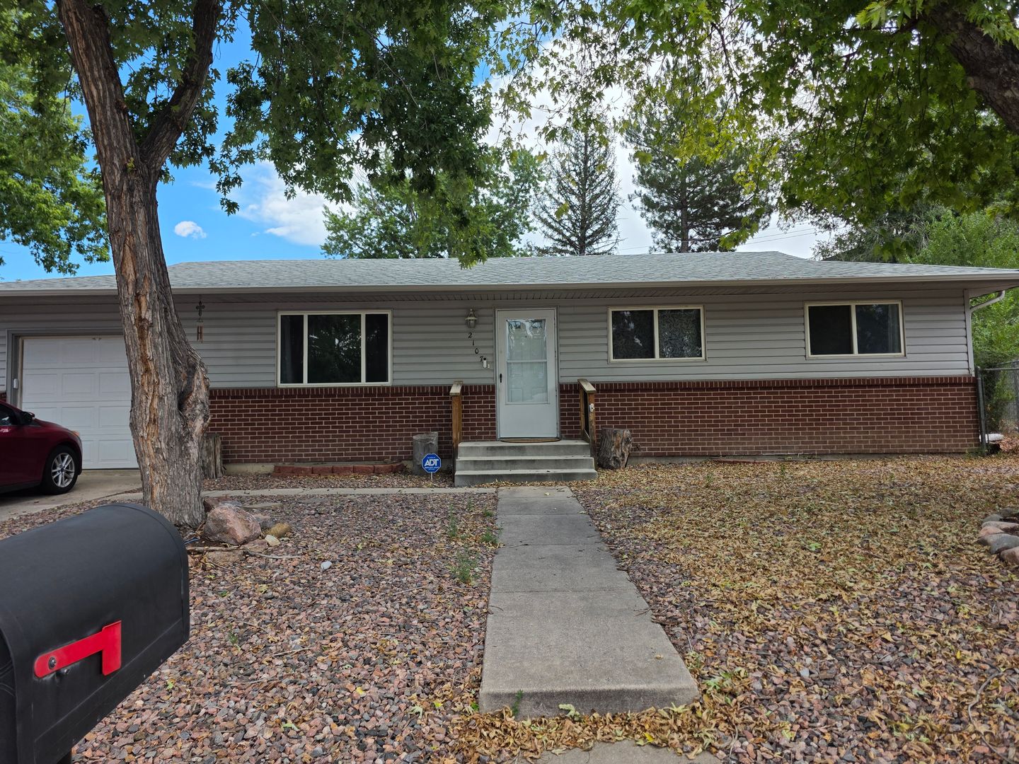 2107 Kensing Circle, Colorado Springs, CO 80910